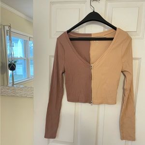 Chic full sleeves top in great condition.